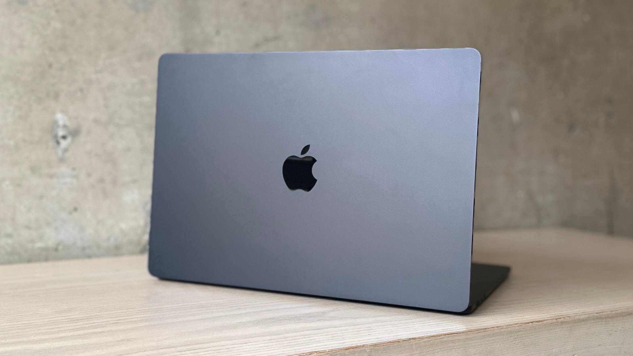 Apple's 15-inch MacBook Air is a big laptop I don't mind carrying