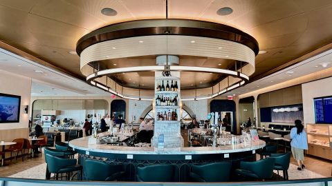 A photo of the Delta Sky Club at JFK's Terminal 4.