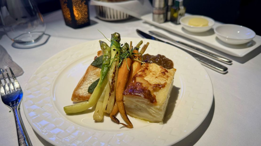 A photo of a meal in Qatar Airways business class