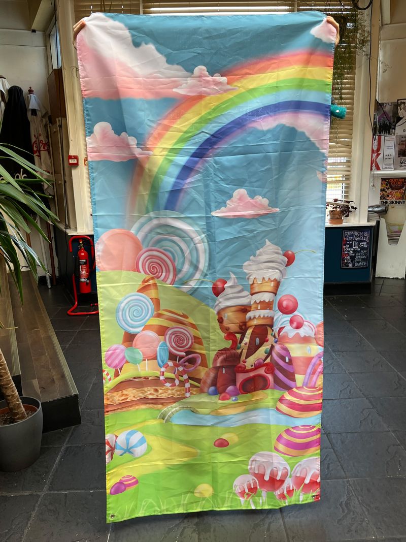 As of Wednesday morning, the backdrops had received 48 bids.