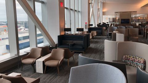 delta sky club laguardia lga seating area reverse