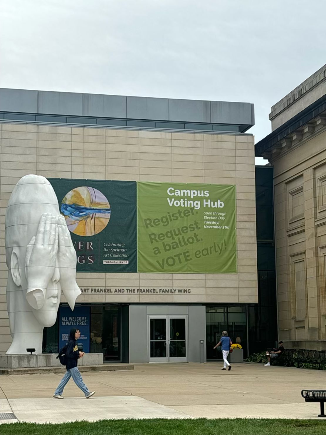 Pusat pemungutan suara di Universitas Michigan di Ann Arbor, Michigan.