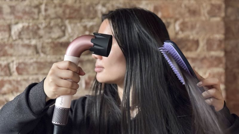 Dyson Supersonic r™ hair dryer (Ceramic Pink/Rose Gold)