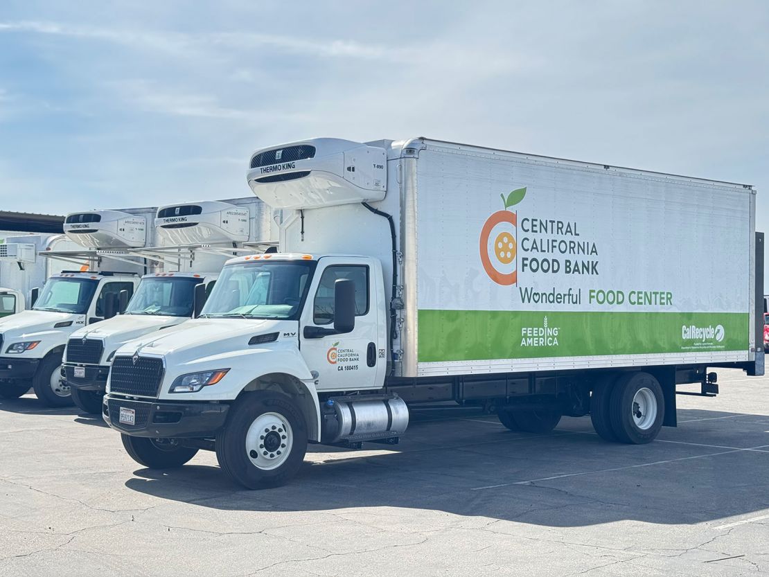 The California Central Food Bank had $ 850,000 in food deliveries provided by the canceled USDA.