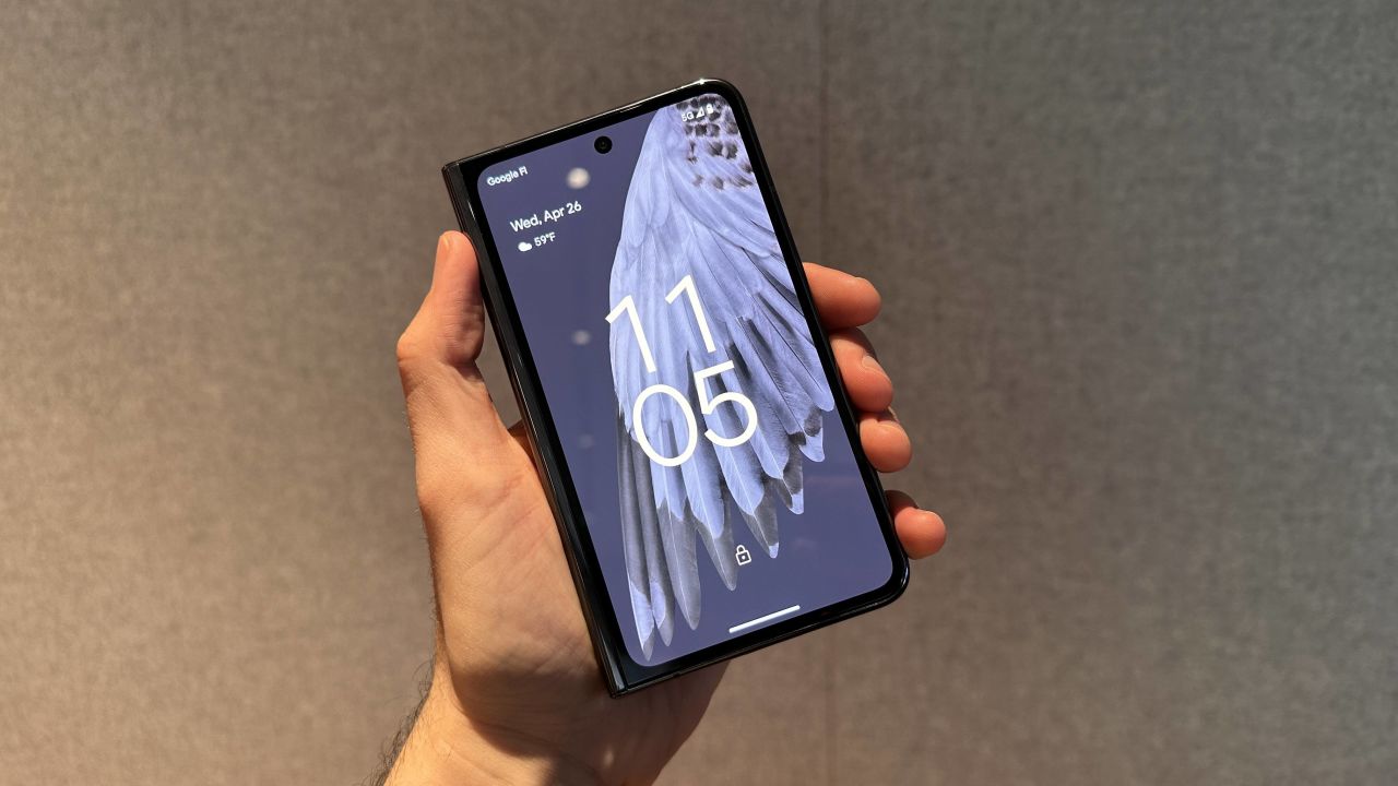 google pixel fold preview cnnu 2