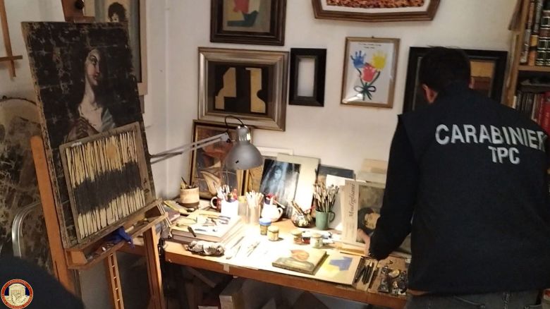 The Carbinieri Command for the Protection of Cultural Heritage discovered a clandestine painting laboratory in coordination with the Rome public prosecutor's office.