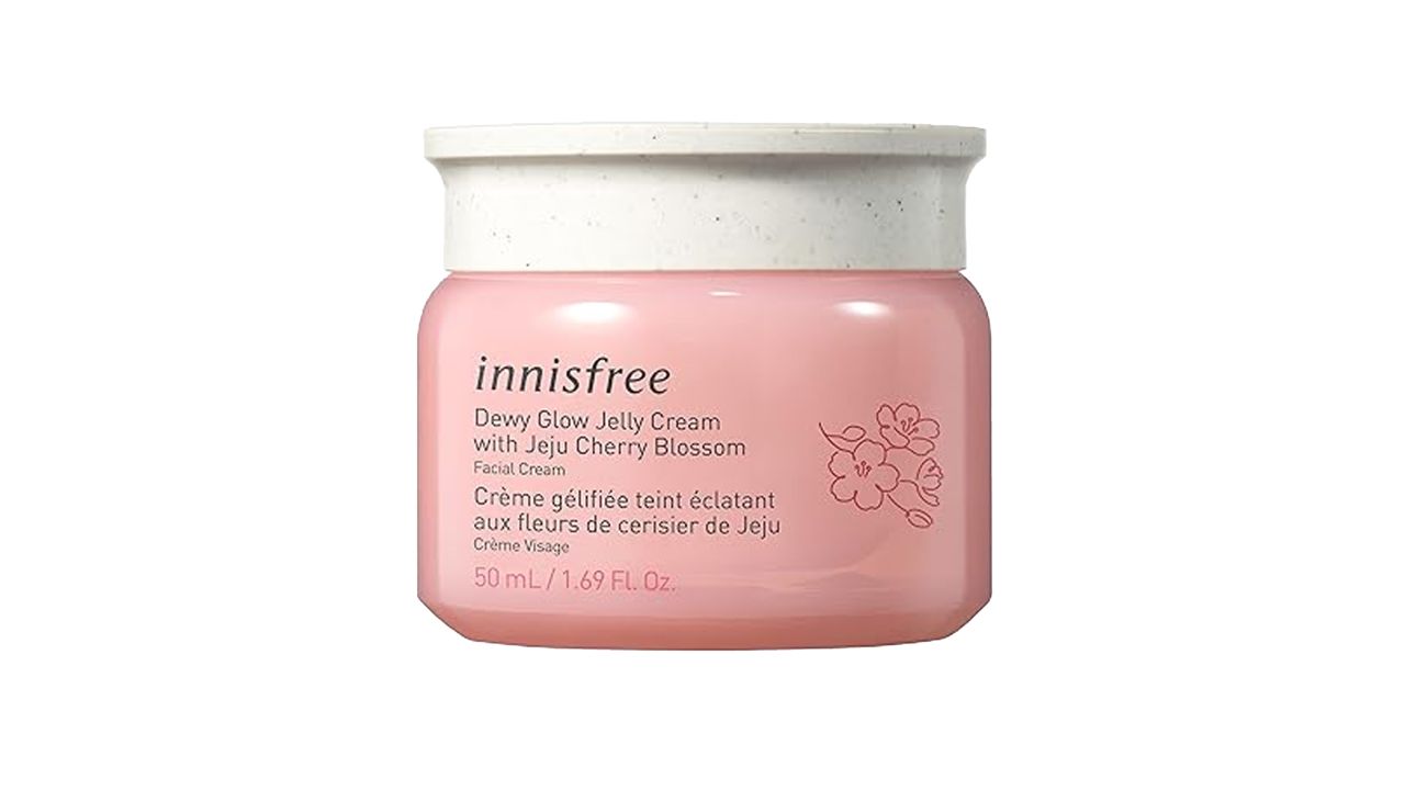 innisfree Cherry Blossom Dewy in pink packaging