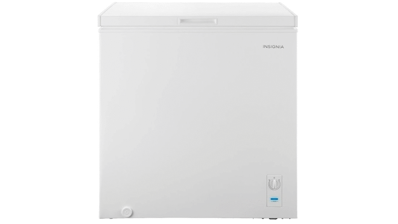 Insignia Garage-Ready Chest Freezer .gif