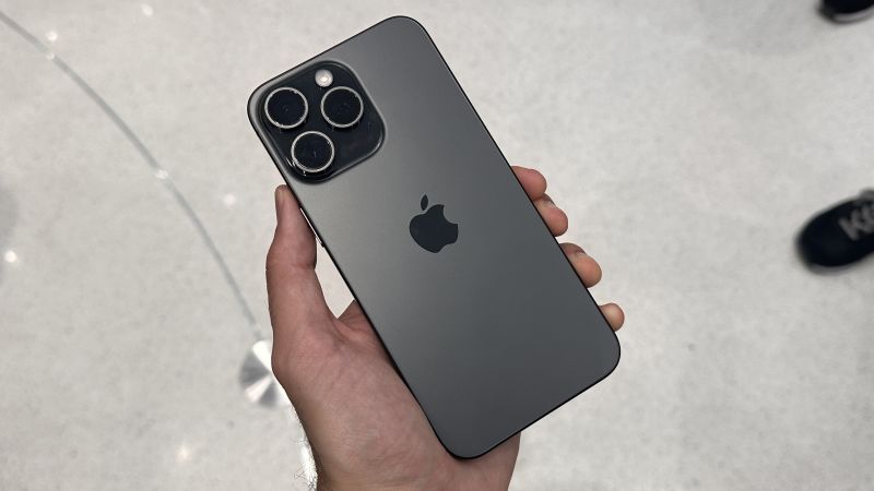 Apple iPhone 15 Pro Max in Black Titanium