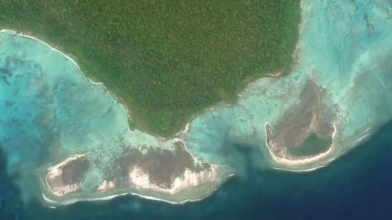 Imágenes satelitales de la isla Sentinel del Norte, en el archipiélago de Andamán y Nicobar, el 11 de abril de 2024. La isla es una zona protegida de la India, hogar de la aislada tribu de los sentineleses.