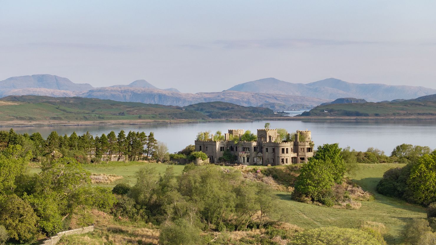 A view over the ruined castle on Shuna Island.