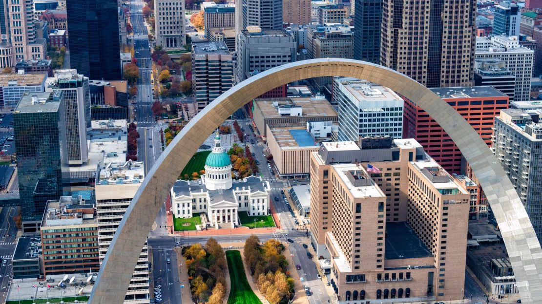 A photo downtown St. Louis and the Gateway Arch.