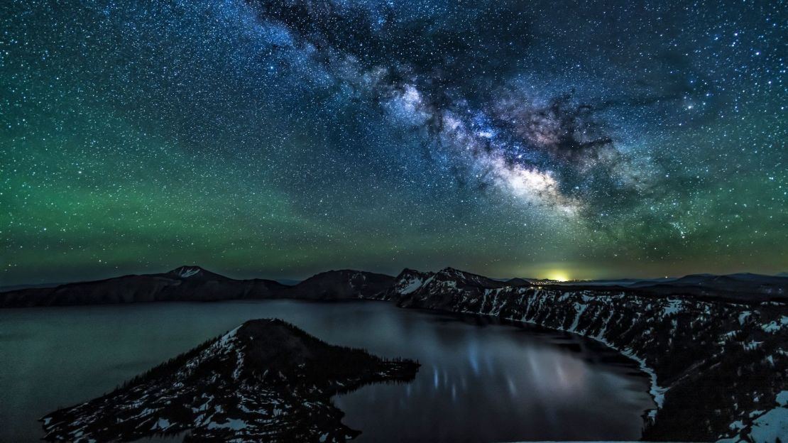 A view of the Milky Way over Crater Lake.