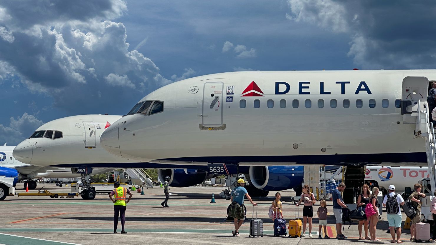 A photo of two Delta Air Lines planes on the tarmac in the US Virgin Islands