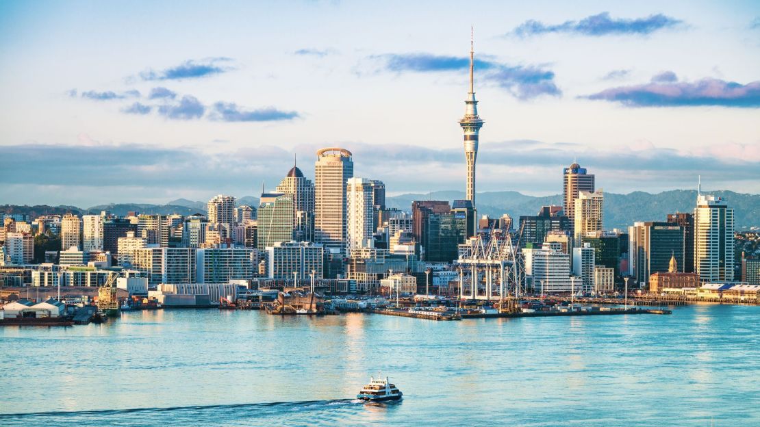 A photo of the Auckland, New Zealand skyline.