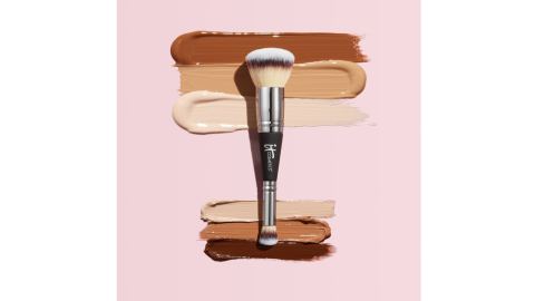 It Cosmetics Heavenly Luxe Complexion Perfection Brush #7.png