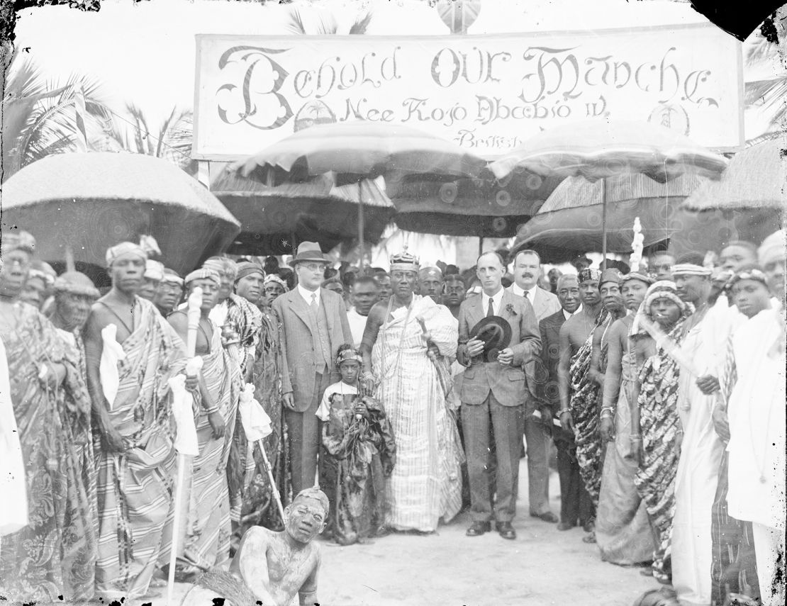 Taken in 1936, this image portrays Nee Kodjo Ababio IV, an important figure in Accra's politics.