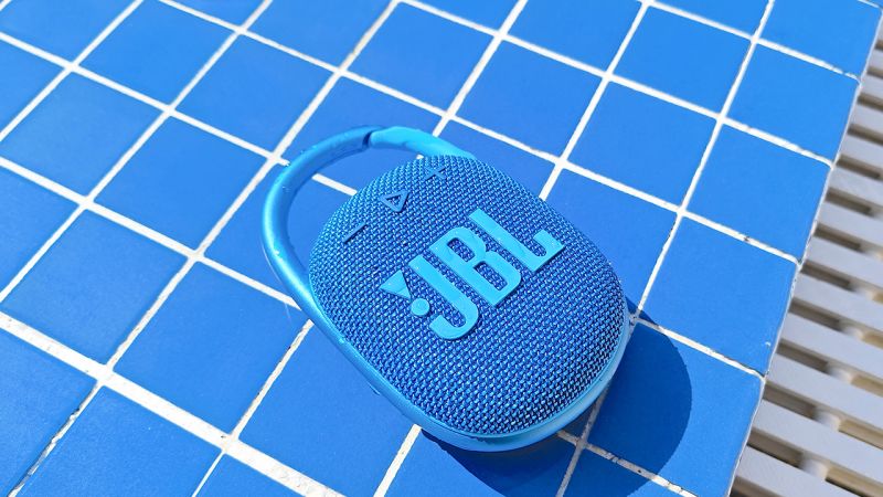I Used a JBL Clip and These 4 Things Shocked Me - History-Computer