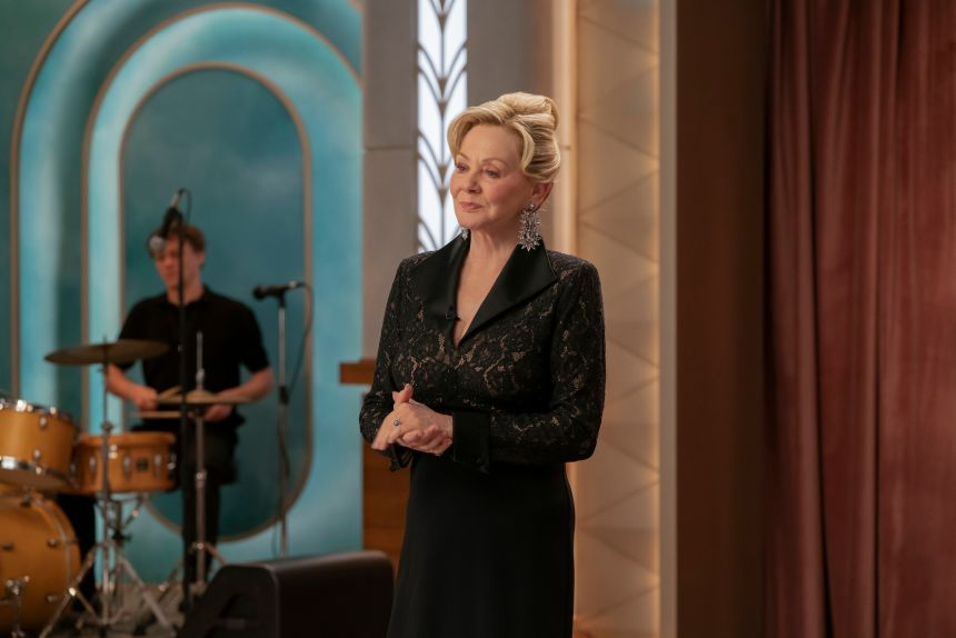 Jean Smart in “Hacks” Season 4                         