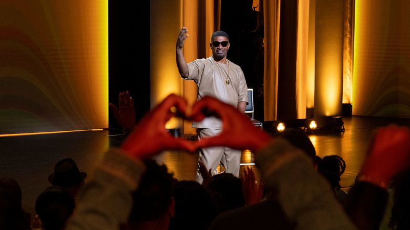 Jamie Foxx reveals details of his neardeath experience in new Netflix special CNN Jamie Foxx reveals details of his neardeath experience in new Netflix special CNN
