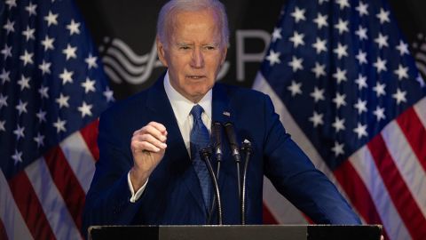 El expresidente Joe Biden habla en una conferencia organizada por la Asociación de Defensores, Consejeros y Representantes de Personas con Discapacidad (ACRD) en Chicago, Illinois. La ACRD defiende los derechos de quienes dependen del Seguro Social y de los servicios de discapacidad.