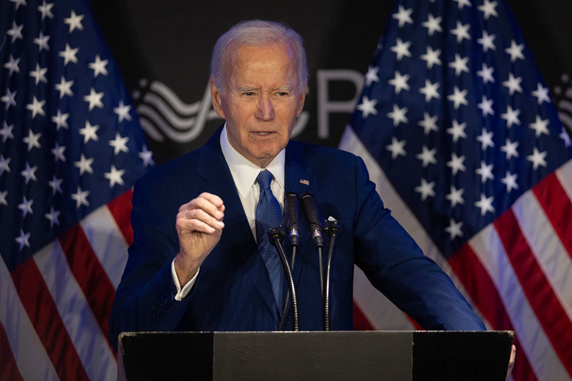 El expresidente Joe Biden habla en una conferencia organizada por la Asociación de Defensores, Consejeros y Representantes de Personas con Discapacidad (ACRD) en Chicago, Illinois. La ACRD defiende los derechos de quienes dependen del Seguro Social y de los servicios de discapacidad.