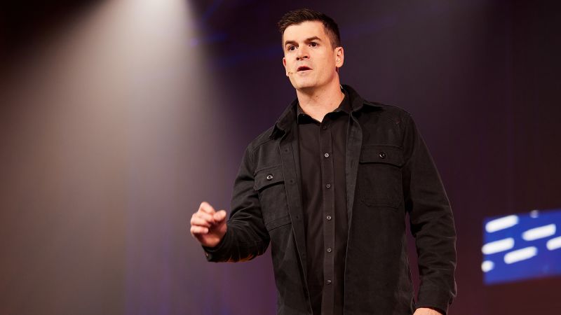 Why podcaster Dr. John Delony’s approach to talking about uncomfortable topics is resonating with millions | CNN