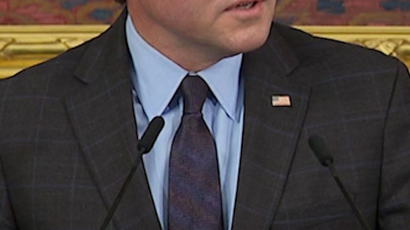 https://media.cnn.com/api/v1/images/stellar/prod/johnson-saenz-gov-shutdown.jpg?c=16x9&q=w_800,c_fill