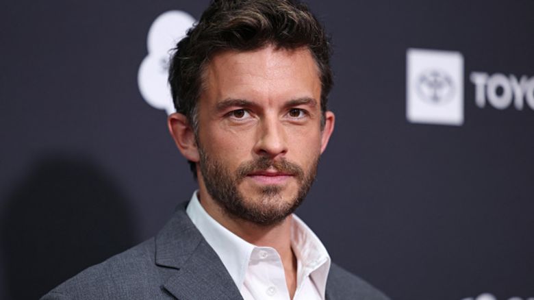 El actor inglés Jonathan Bailey asiste a la gala Time100 Next en Chelsea Piers, en la ciudad de Nueva York, el 30 de octubre de 2025.