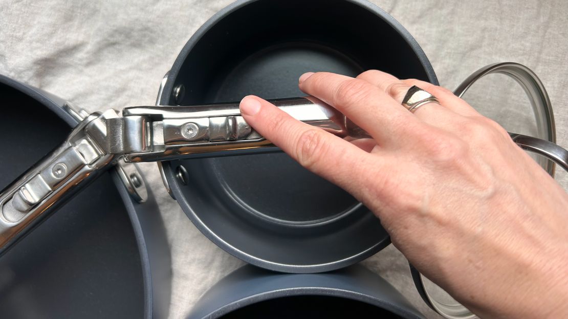 joseph-joseph-cookware-finger-latch.jpg