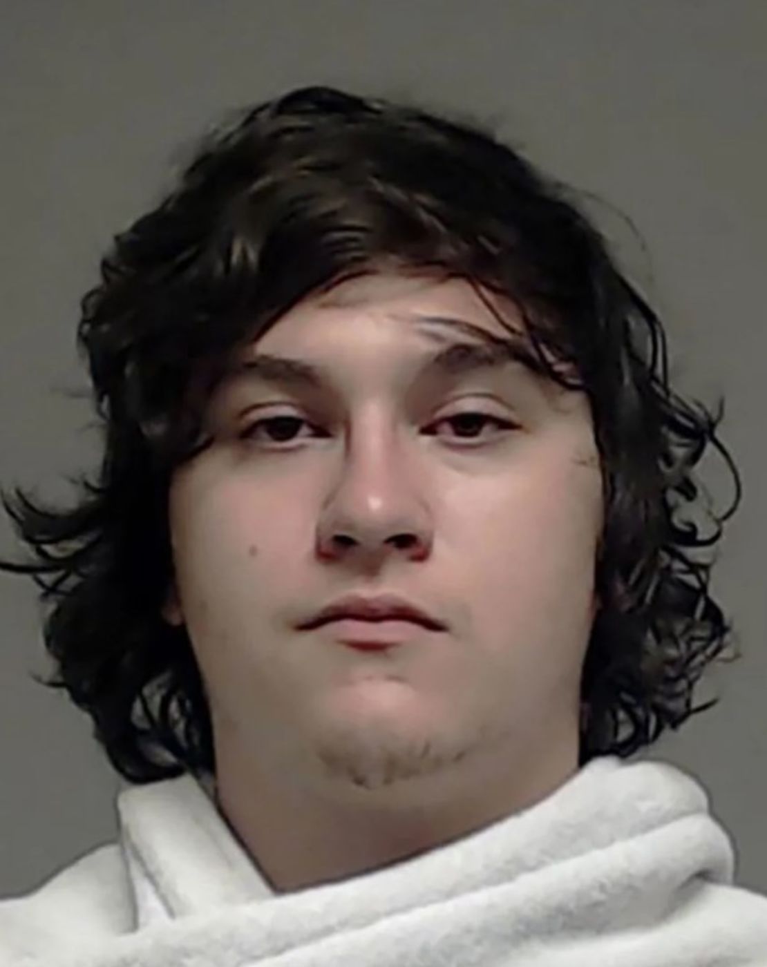 Joshua Jahn, que aparece en esta fotografía de 2016, dejó notas que sugerían que quería que los agentes de ICE temieran ser asesinados a tiros, dijeron las autoridades.