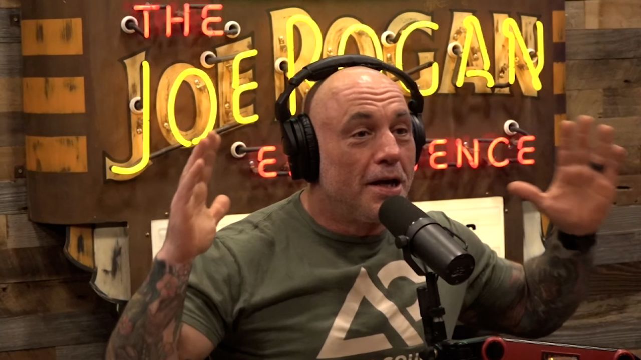 Joe Rogan praises Harris campaign with a 'chef's kiss' gesture | CNN Politics