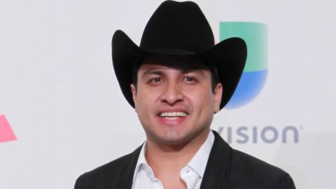  Julión Álvarez posa en los Premios Grammy Latinos 2015 en Las Vegas, Nevada, el 19 de noviembre de 2015.