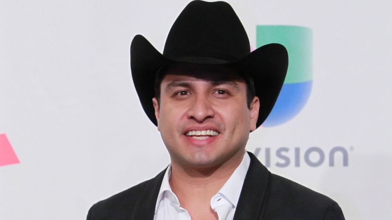  Julión Álvarez posa en los Premios Grammy Latinos 2015 en Las Vegas, Nevada, el 19 de noviembre de 2015.