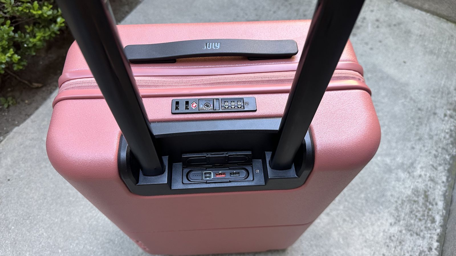 July Carry-On Pro SnapSleeve Luggage review | CNN Underscored