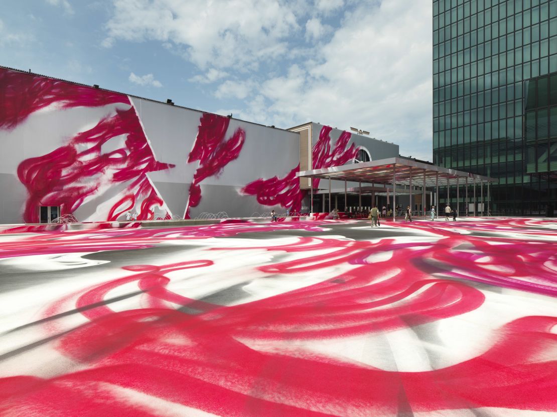 Grosse told CNN that she hopes the work makes visitors reconsiders what a painting can be. It “doesn’t have to be like a pancake on a wall,” she says.