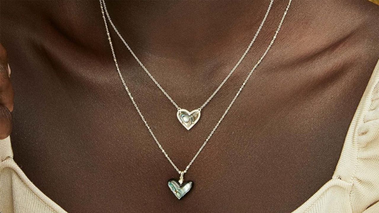 kendra scott heart necklace.jpg