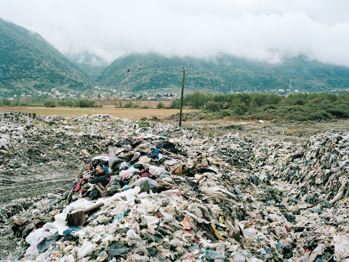 The illegal dumping of waste close to the Caspian Sea is increasing pollution, as runoff seeps into the groundwater and directly contaminates the sea.