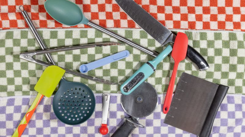 Your guide to knowing when to replace kitchen utensils in 2024