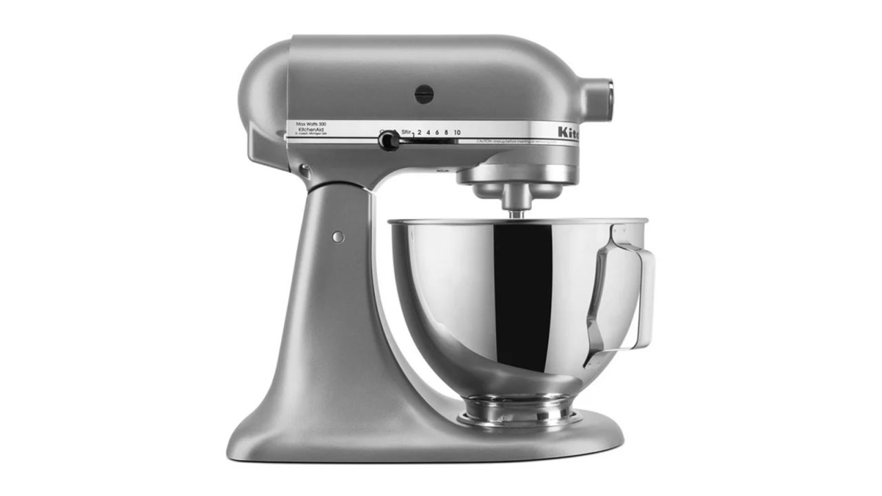 kitchenaid classic 4.5 quart stand mixer cnnu.jpg