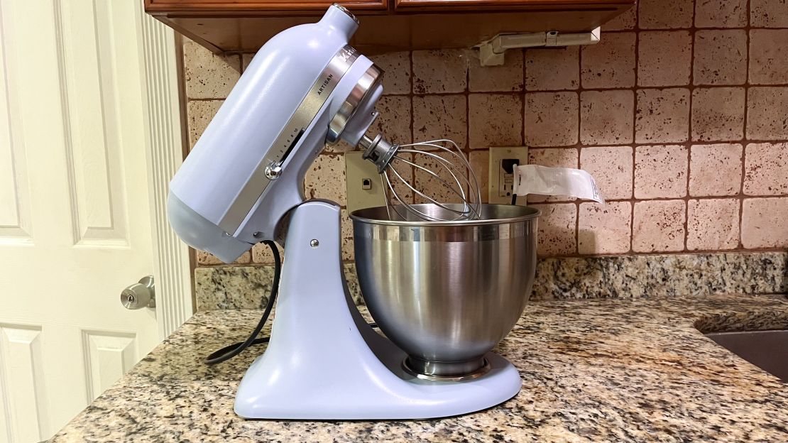 KitchenAid-vs-Cuisinart-CNNU-01.jpg