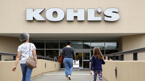 Kohl's cerrará 27 tiendas en los próximos meses, incluida esta ubicación en San Rafael, California.