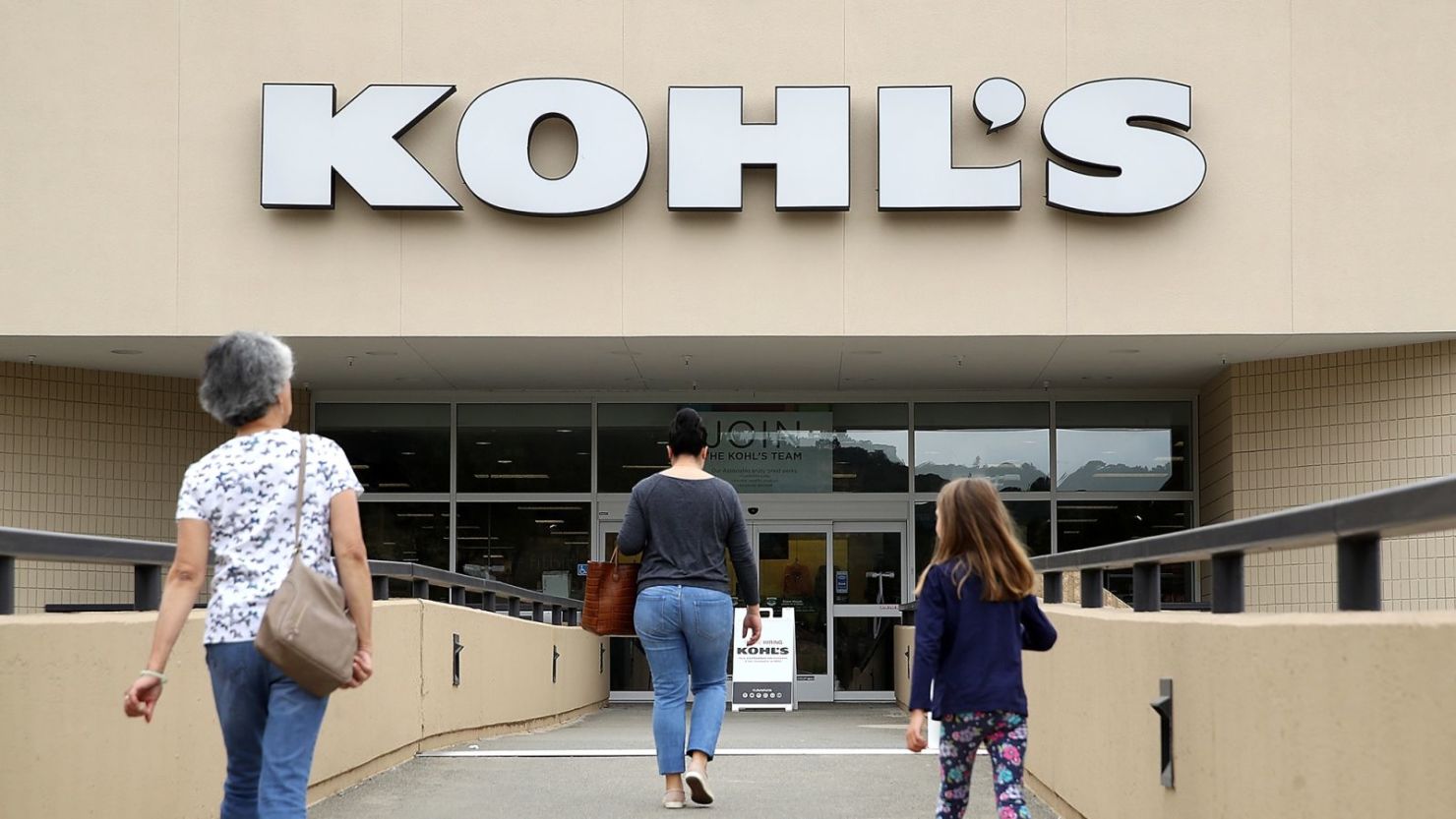 Kohl's cerrará 27 tiendas en los próximos meses, incluida esta ubicación en San Rafael, California.