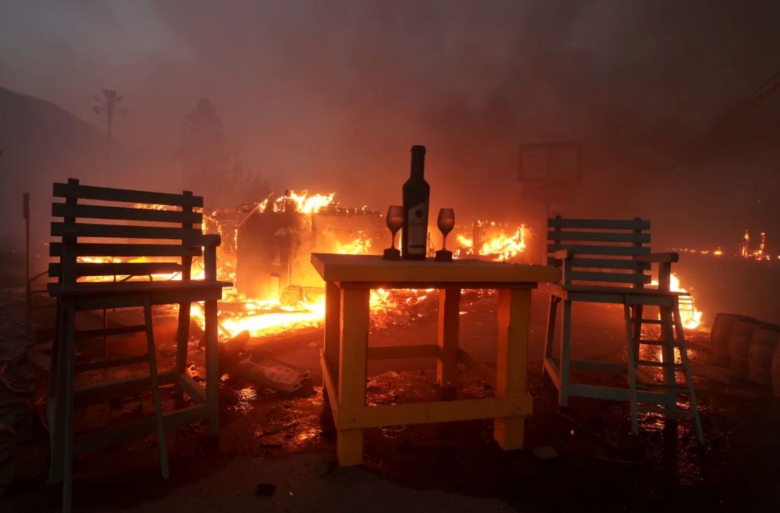 El Rosenthal Wine Bar & Patio en Malibu se incendió el miércoles 8 de enero.