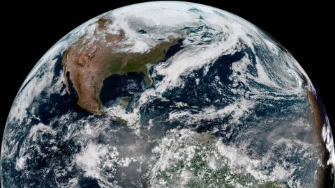 La Niña, cuando está activa, influye en los patrones climáticos en todo el mundo.<br />istración Nacional Oceánica y Atmosférica