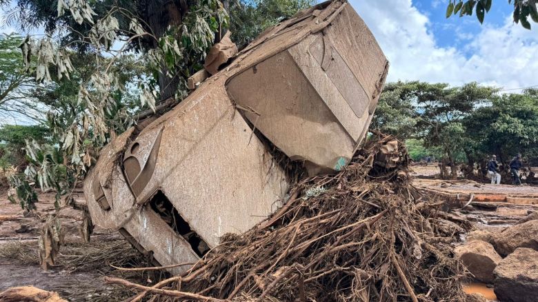 A CNN team on the ground in Kenya’s Rift Valley town Mai Mahiu has seen overturned vehicles, uprooted trees and homes which had been swept away in mass flooding.