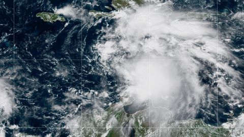 Imagen satelital de la tormenta tropical Melissa en la mañana del 21 de octubre.