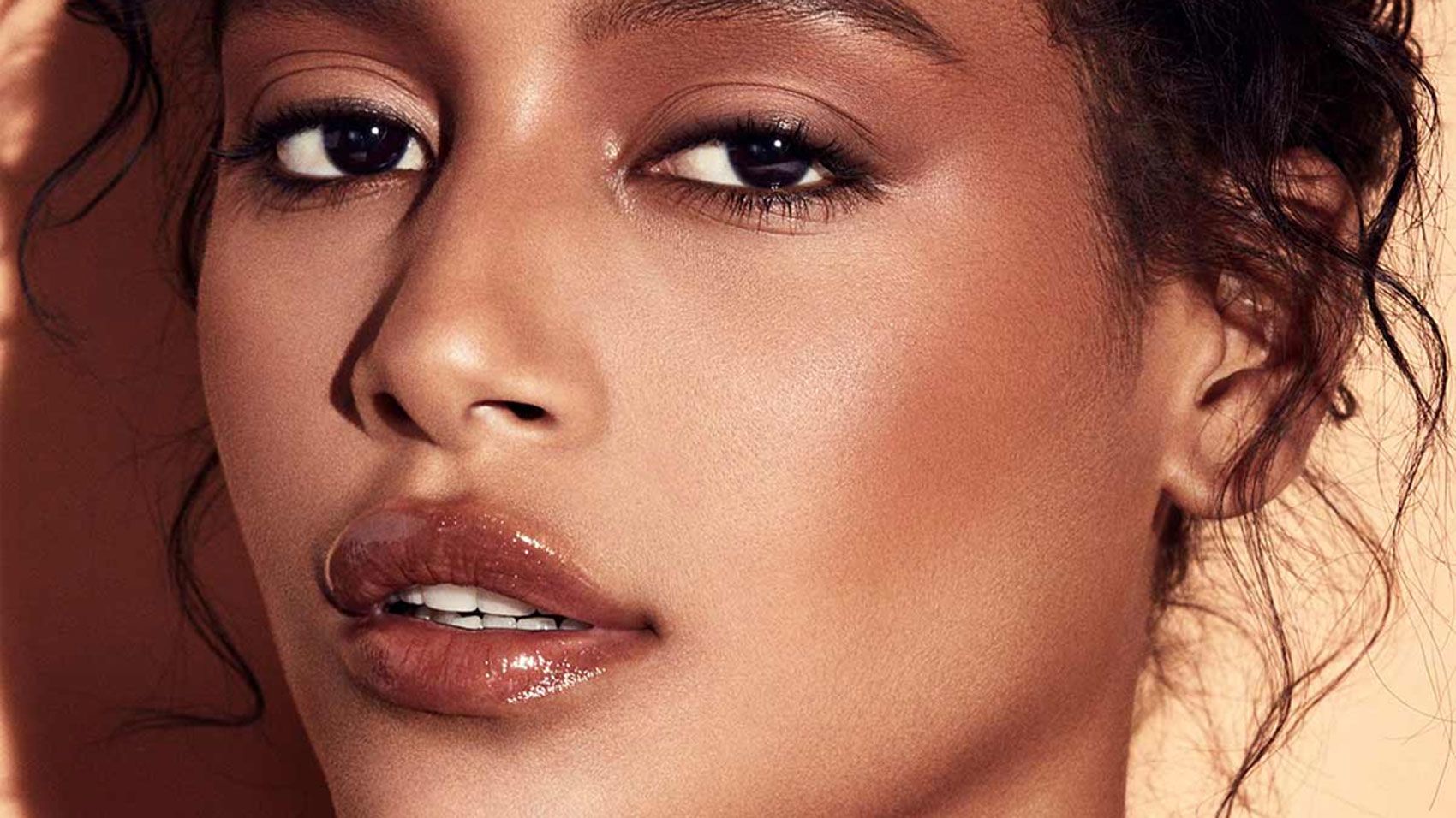 Recreate the Fall-Winter 2018/19 Ready-to-Wear Show Makeup Look at