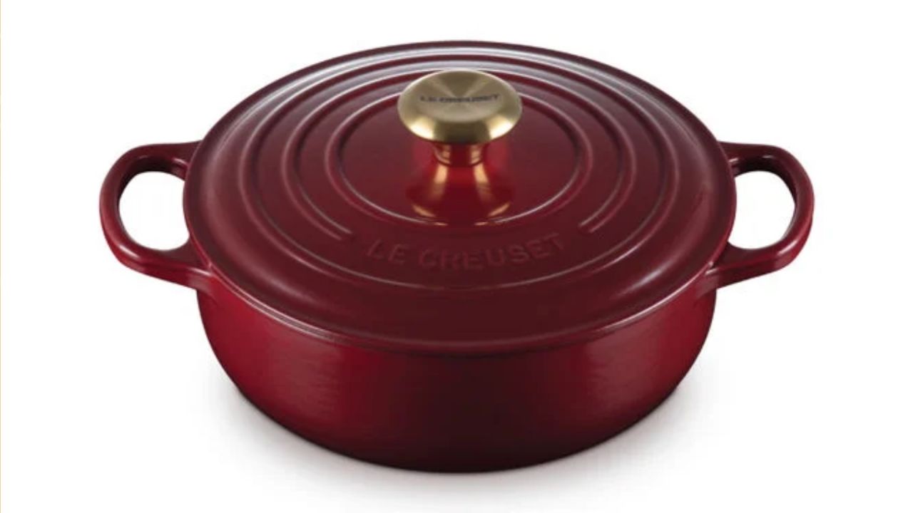 Le Creuset 3.5-Quart Signature Sauteuse .jpg