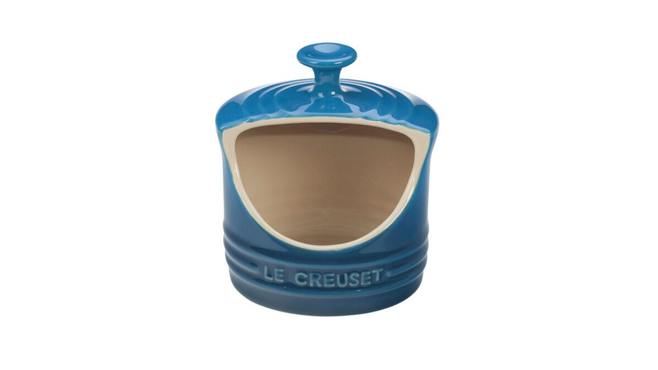 le creuset salt crock cnnu.jpg
